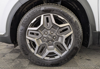 Подержанный автомобиль Hyundai Santa Fe 2022 года (12 фото)