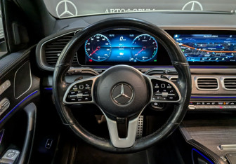 Подержанный автомобиль Mercedes-Benz GLE 2021 года (16 фото)
