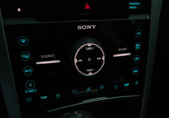 Подержанный автомобиль Ford Explorer 2013 года (16 фото)