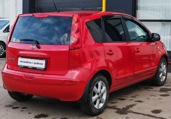 Подержанный автомобиль Nissan Note 2008 года (5 фото)