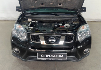 Подержанный автомобиль Nissan X-Trail 2013 года (21 фото)