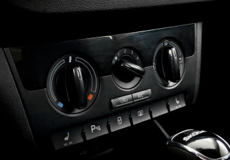 Подержанный автомобиль Skoda Rapid Liftback 2021 года (25 фото)