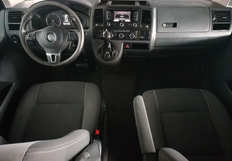 Подержанный автомобиль Volkswagen Multivan 2010 года (9 фото)