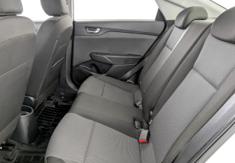 Подержанный автомобиль Hyundai Solaris Sedan 2020 года (12 фото)