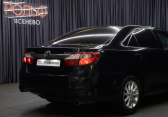 Подержанный автомобиль Toyota Camry Sedan 2014 года (23 фото)