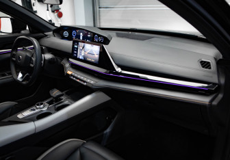 Подержанный автомобиль Changan UNI-V 2023 года (27 фото)