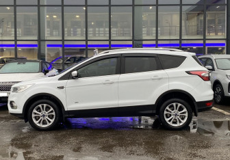 Подержанный автомобиль Ford Kuga 2018 года (8 фото)