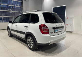 Подержанный автомобиль LADA (ВАЗ) Granta Wagon 2023 года (6 фото)