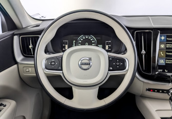 Подержанный автомобиль Volvo XC60 2020 года (22 фото)