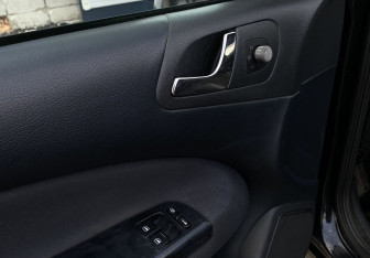 Подержанный автомобиль Skoda Octavia Liftback 2008 года (15 фото)