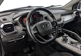 Подержанный автомобиль Geely Coolray 2022 года (15 фото)