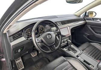 Подержанный автомобиль Volkswagen Passat Wagon 2018 года (16 фото)