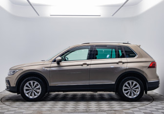 Подержанный автомобиль Volkswagen Tiguan 2021 года (8 фото)
