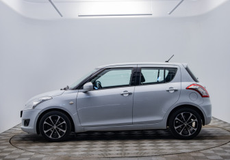 Подержанный автомобиль Suzuki Swift Hatchback 2011 года (8 фото)
