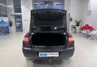 Подержанный автомобиль Renault Megane Sedan 2007 года (7 фото)