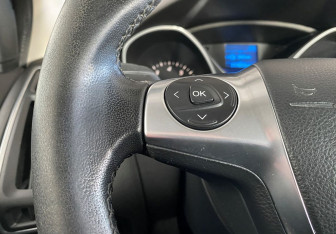 Подержанный автомобиль Ford Focus Sedan 2013 года (14 фото)