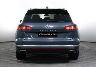 Подержанный автомобиль Volkswagen Touareg 2020 года (5 фото)