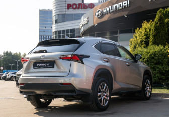 Подержанный автомобиль Lexus NX 2015 года (4 фото)