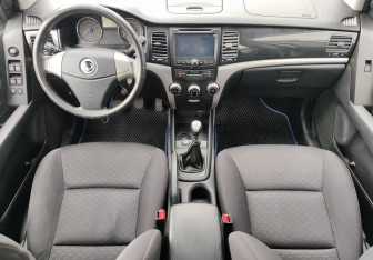 Подержанный автомобиль SsangYong Actyon 2013 года (10 фото)