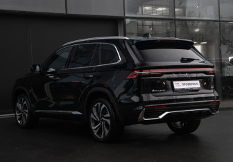 Подержанный автомобиль Geely Monjaro 2024 года (7 фото)