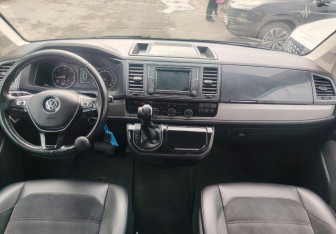 Подержанный автомобиль Volkswagen Multivan 2019 года (9 фото)