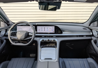 Новый Exeed TXL 2025 (10 фото)