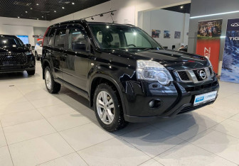 Подержанный автомобиль Nissan X-Trail 2013 года (3 фото)
