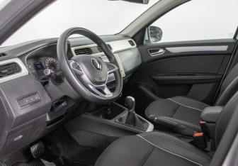 Подержанный автомобиль Renault Arkana 2021 года (10 фото)