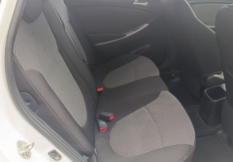 Подержанный автомобиль Hyundai Solaris Hatchback 2012 года (11 фото)
