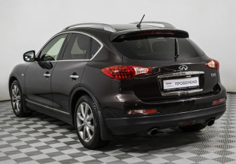 Подержанный автомобиль Infiniti EX 2009 года (7 фото)