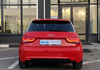 Подержанный автомобиль Audi A1 2012 года (6 фото)