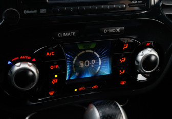 Подержанный автомобиль Nissan Juke 2012 года (20 фото)