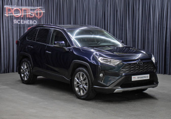 Подержанный автомобиль Toyota RAV4 2020 года (3 фото)