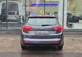 Подержанный автомобиль Kia Ceed Wagon 2013 года (7 фото)