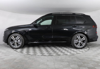 Новый BMW X7 2025 (6 фото)