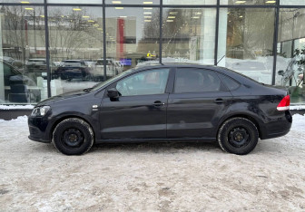 Подержанный автомобиль Volkswagen Polo Sedan 2013 года (5 фото)