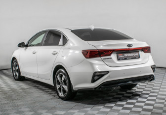 Подержанный автомобиль Kia Cerato Sedan 2018 года (7 фото)