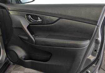 Подержанный автомобиль Nissan X-Trail 2016 года (24 фото)