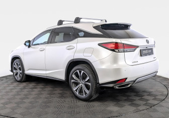 Подержанный автомобиль Lexus RX 2021 года (7 фото)