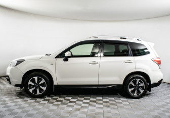 Подержанный автомобиль Subaru Forester Suv 2017 года (8 фото)