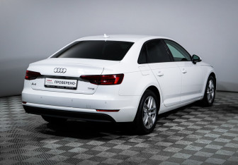 Подержанный автомобиль Audi A4 Sedan 2018 года (5 фото)