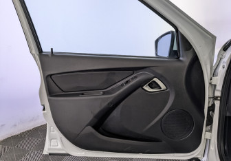 Подержанный автомобиль LADA (ВАЗ) Granta Sedan 2023 года (19 фото)