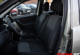 Подержанный автомобиль Renault Duster 2013 года (8 фото)