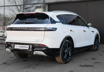 Подержанный автомобиль Voyah Free 2023 года (4 фото)