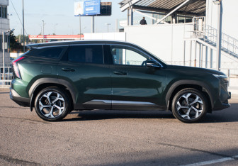 Подержанный автомобиль Geely Atlas 2024 года (7 фото)