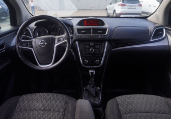 Подержанный автомобиль Opel Mokka 2013 года (11 фото)