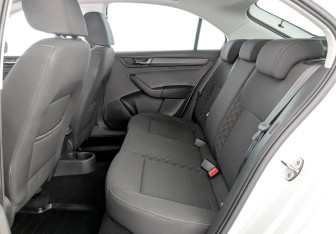 Подержанный автомобиль Skoda Rapid Liftback 2022 года (12 фото)