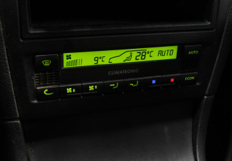 Подержанный автомобиль Skoda Octavia Liftback 2010 года (17 фото)