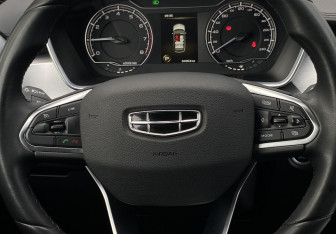 Подержанный автомобиль Geely Coolray 2021 года (15 фото)