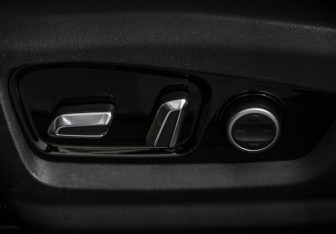 Подержанный автомобиль Jaecoo J7 2024 года (18 фото)